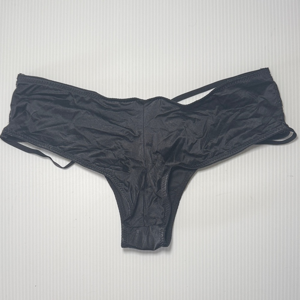VS Cheeky Panty Bundle XS - Picture 6 of 9
